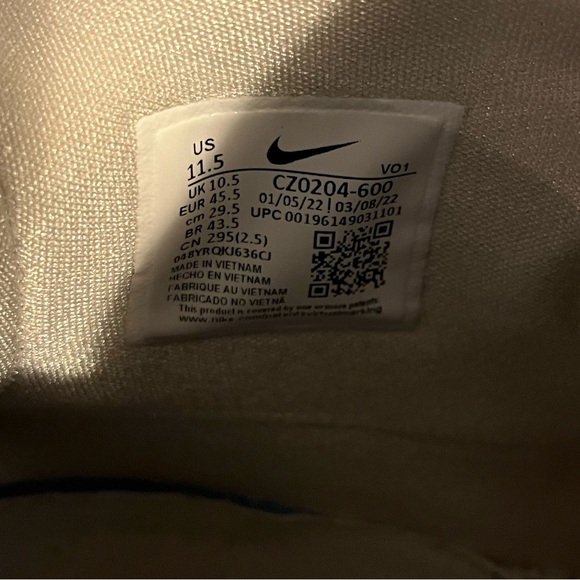 Nike 1 World 1 People Tennis Shoes CZO204-600 Men's 11.5 Preowned w/ Good Tread - Picture 6 of 7